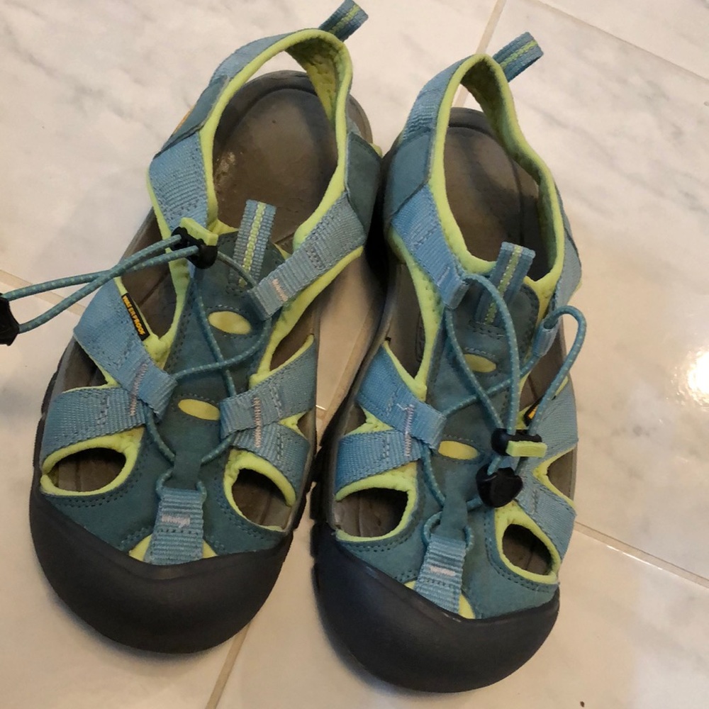 Keen Women’s Sport Sandals in Light Blue and Lime Green